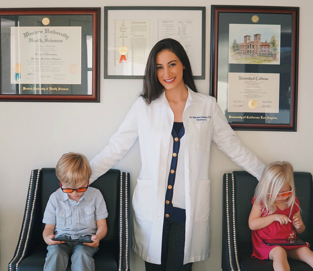 Dr. S with kids wearing blue light blockers